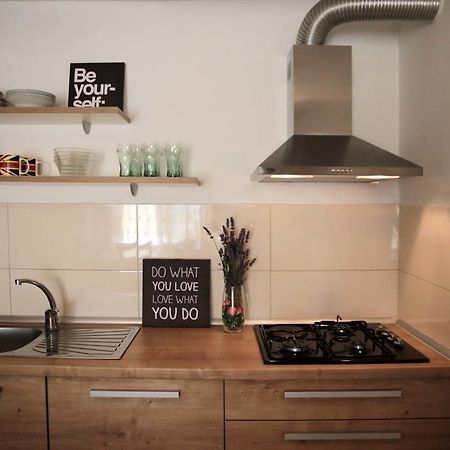 Apartments Roko Тисно Екстер'єр фото