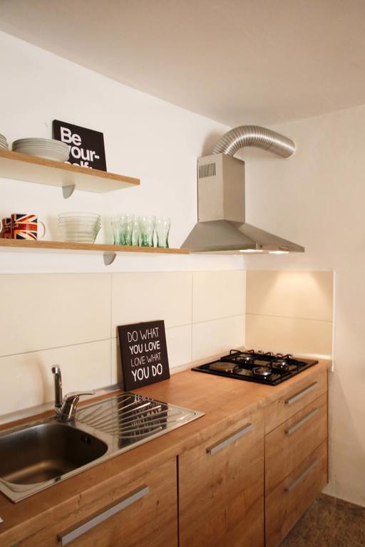Apartments Roko Тисно Екстер'єр фото