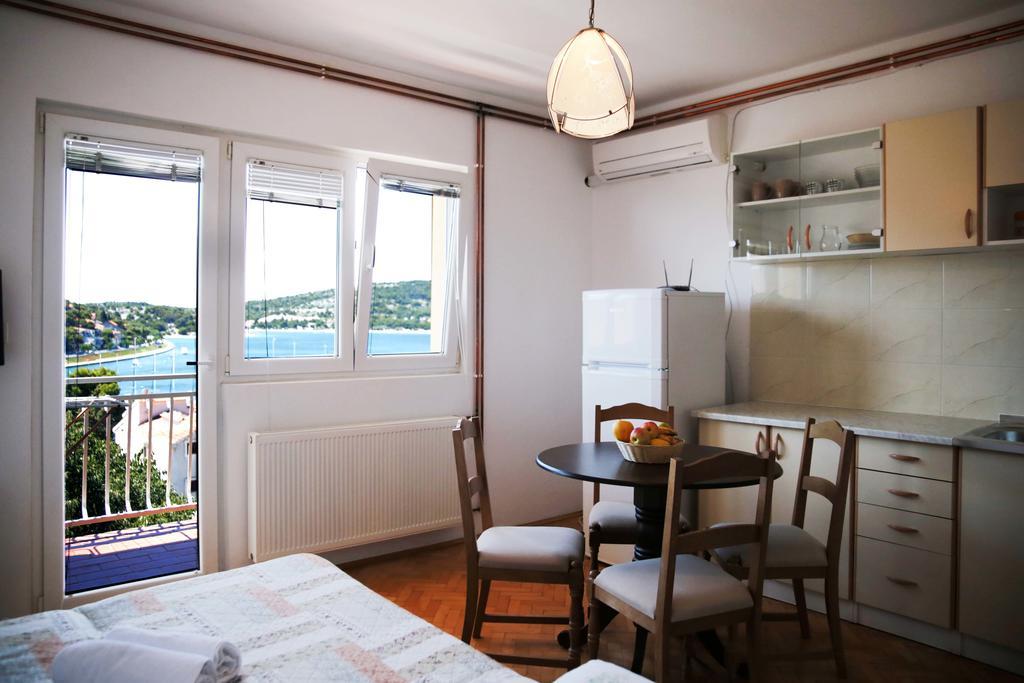 Apartments Roko Тисно Екстер'єр фото