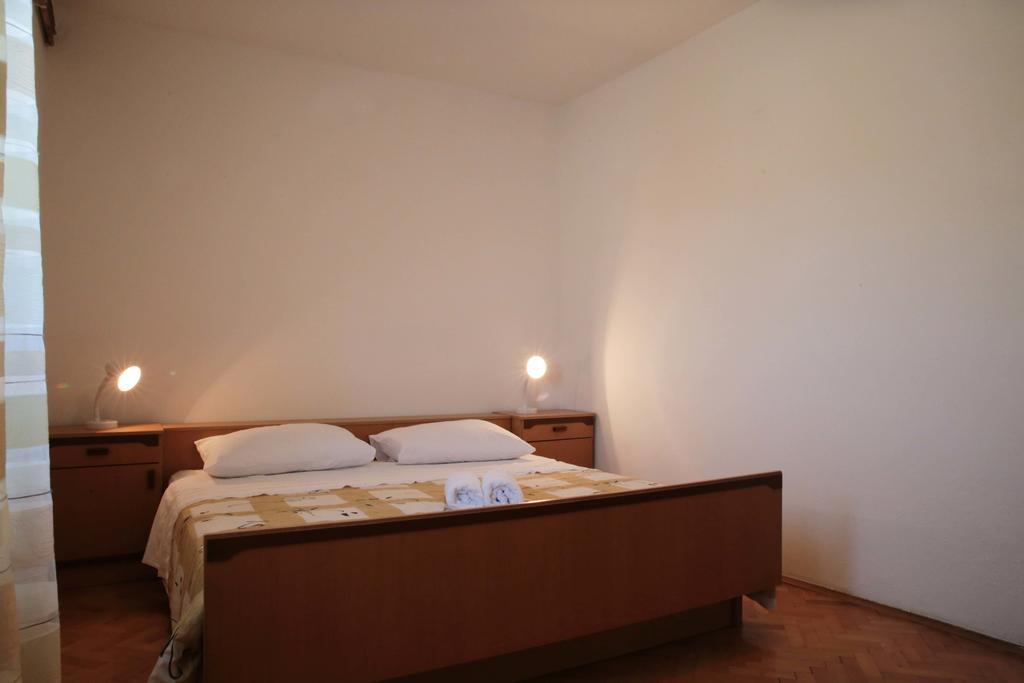 Apartments Roko Тисно Екстер'єр фото